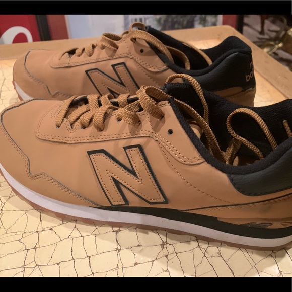 New Balance - Picture 2 of 5